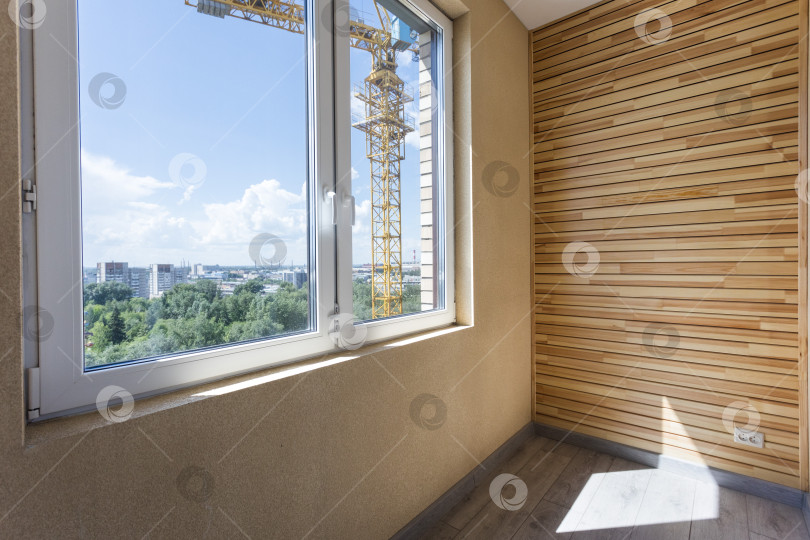 Скачать балкон квартиры на верхних этажах многоквартирного дома фотосток Ozero