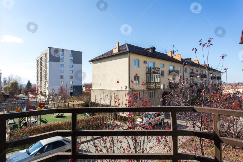 Скачать балкон квартиры на верхних этажах многоквартирного дома фотосток Ozero