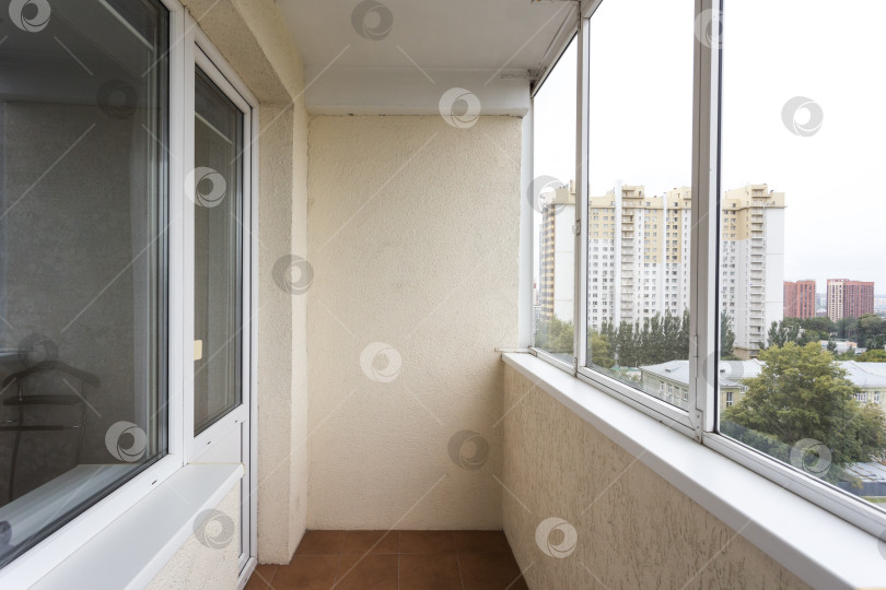 Скачать балкон квартиры на верхних этажах многоквартирного дома фотосток Ozero