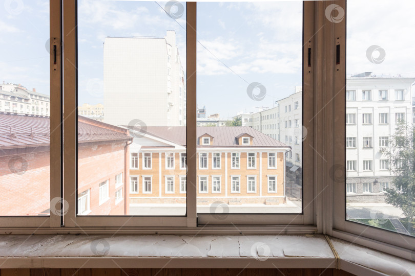 Скачать балкон квартиры на верхних этажах многоквартирного дома фотосток Ozero