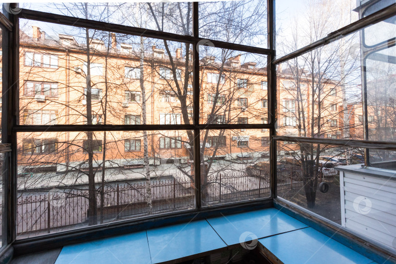 Скачать балкон квартиры на верхних этажах многоквартирного дома фотосток Ozero