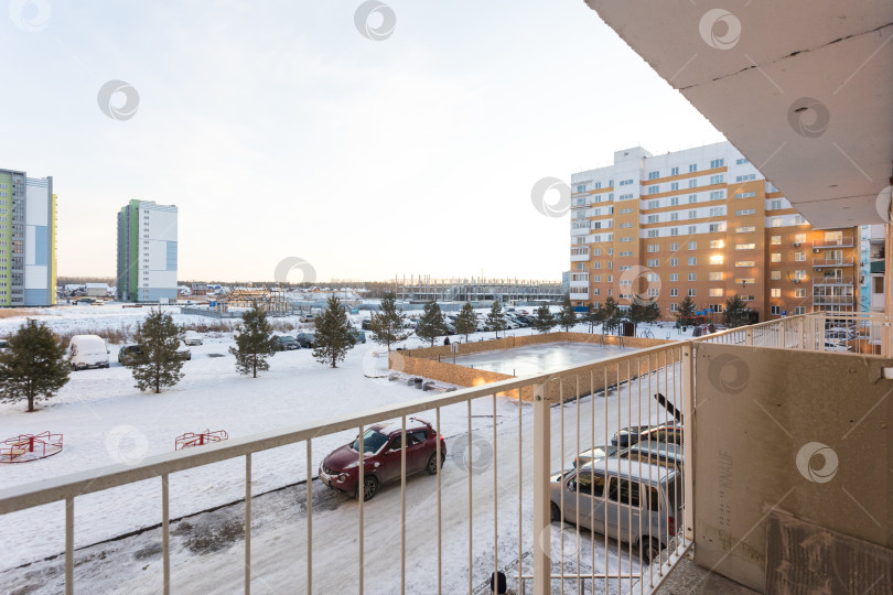 Скачать балкон квартиры на верхних этажах многоквартирного дома фотосток Ozero