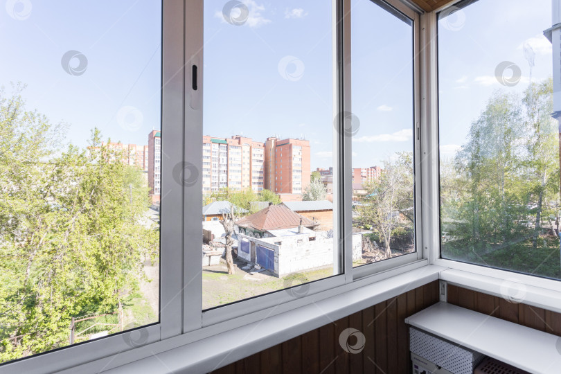Скачать балкон квартиры на верхних этажах многоквартирного дома фотосток Ozero