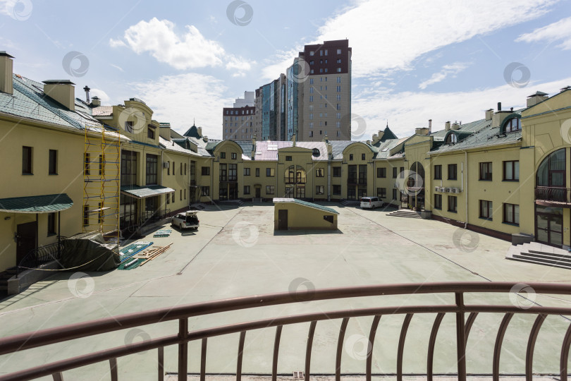 Скачать балкон квартиры на верхних этажах многоквартирного дома фотосток Ozero