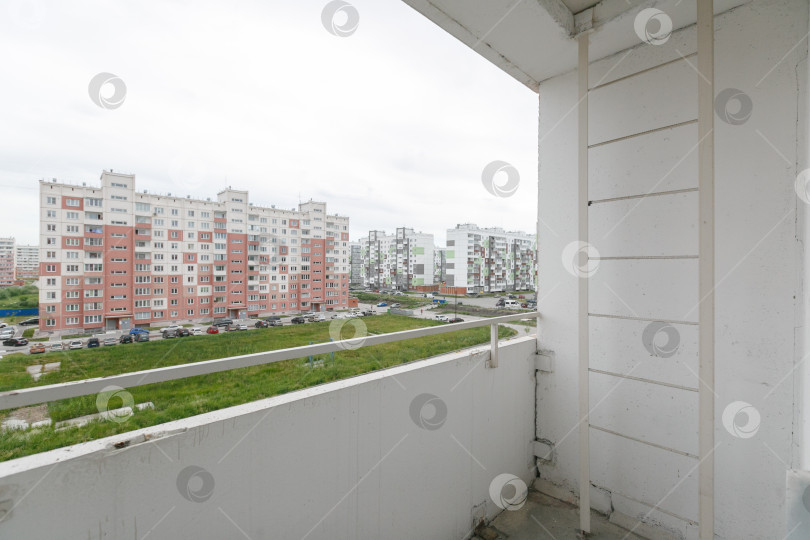 Скачать вид с балкона на многоквартирный дом фотосток Ozero