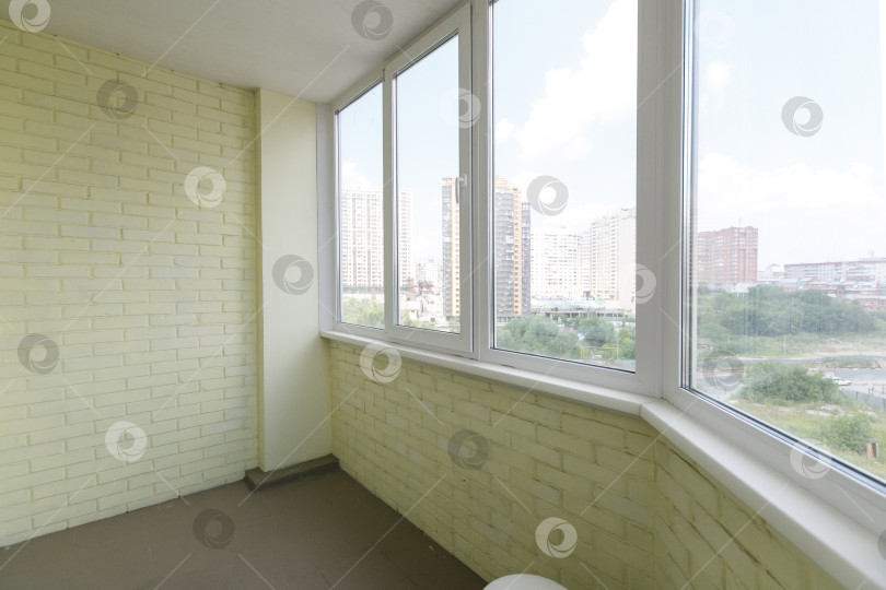 Скачать вид с балкона на многоквартирный дом фотосток Ozero