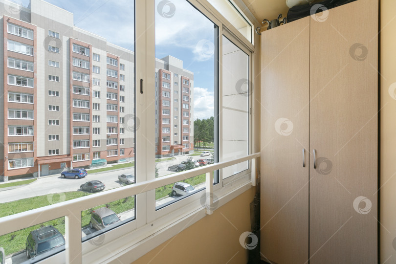 Скачать вид с балкона на многоквартирный дом фотосток Ozero
