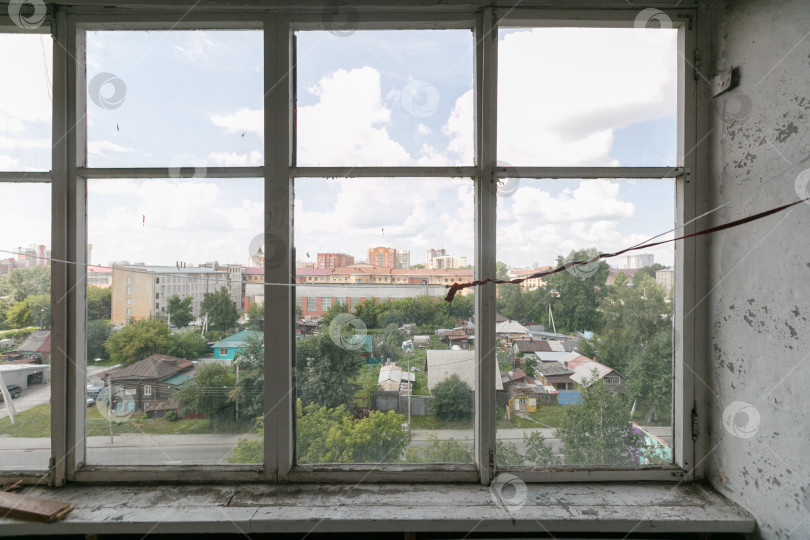 Скачать вид с балкона на многоквартирный дом фотосток Ozero