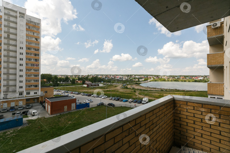 Скачать вид с балкона на многоквартирный дом фотосток Ozero