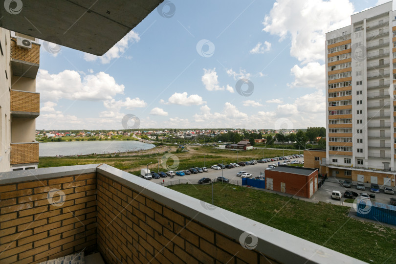 Скачать вид с балкона на многоквартирный дом фотосток Ozero