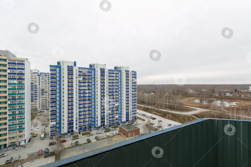 Скачать вид с балкона на многоквартирный дом фотосток Ozero