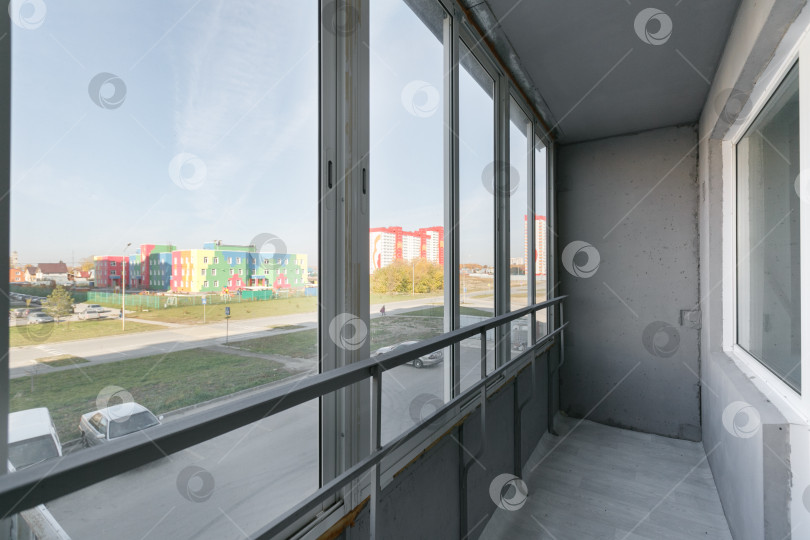 Скачать вид с балкона на многоквартирный дом фотосток Ozero