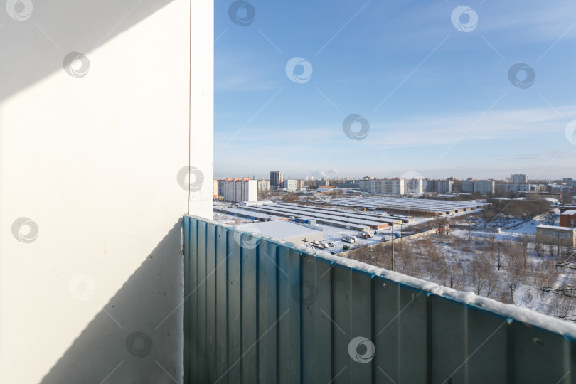 Скачать вид с балкона на многоквартирный дом фотосток Ozero