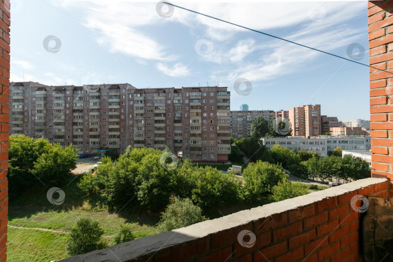 Скачать вид с балкона на многоквартирный дом фотосток Ozero