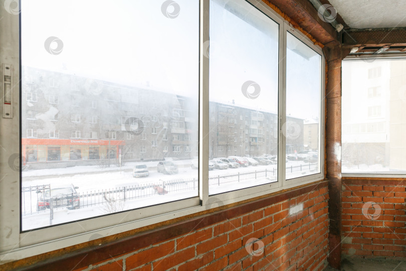 Скачать вид с балкона на многоквартирный дом фотосток Ozero