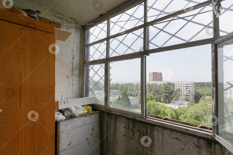 Скачать вид с балкона на многоквартирный дом фотосток Ozero