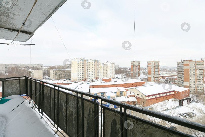 Скачать вид с балкона на многоквартирный дом фотосток Ozero