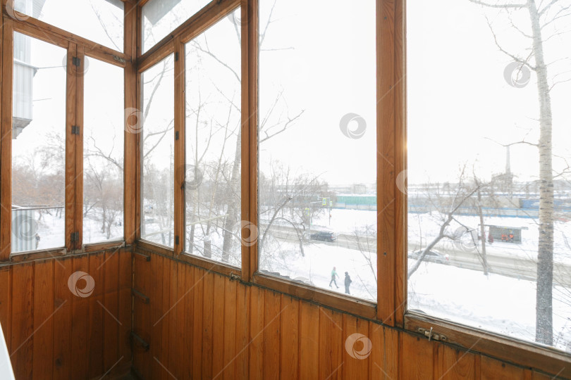 Скачать вид с балкона на многоквартирный дом фотосток Ozero