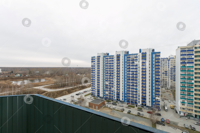 Скачать вид с балкона на многоквартирный дом фотосток Ozero