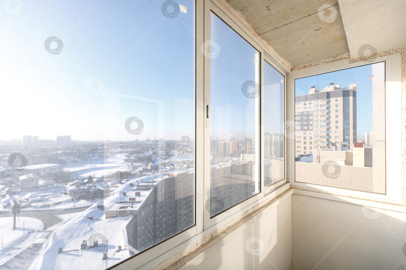 Скачать вид с балкона на многоквартирный дом фотосток Ozero