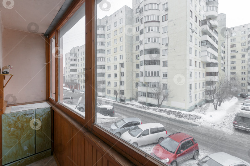 Скачать вид с балкона на многоквартирный дом фотосток Ozero