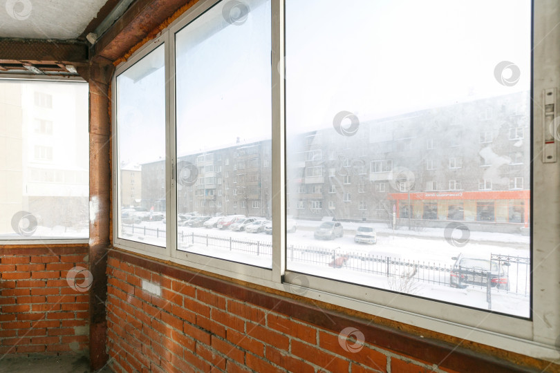 Скачать вид с балкона на многоквартирный дом фотосток Ozero