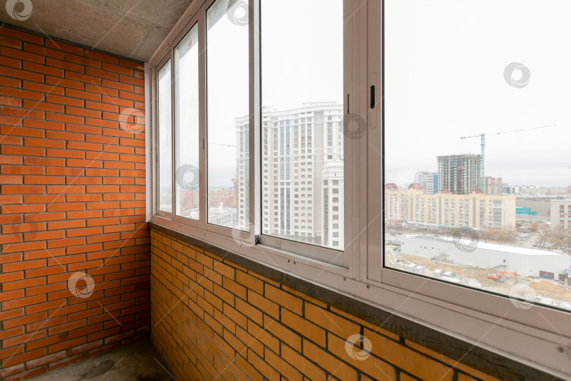 Скачать вид с балкона на многоквартирный дом фотосток Ozero