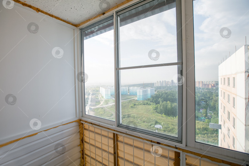 Скачать вид с балкона на многоквартирный дом фотосток Ozero