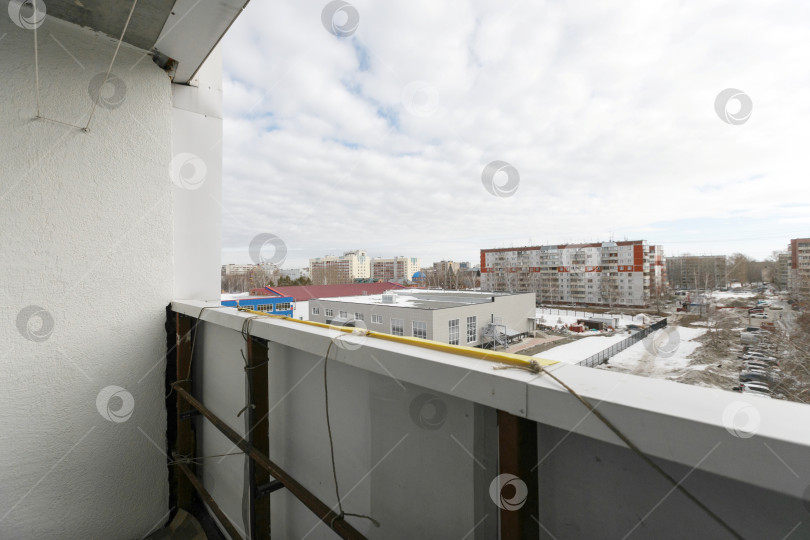 Скачать вид с балкона на многоквартирный дом фотосток Ozero
