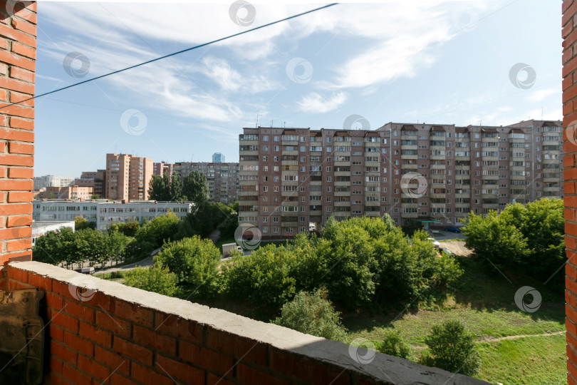 Скачать вид с балкона на многоквартирный дом фотосток Ozero