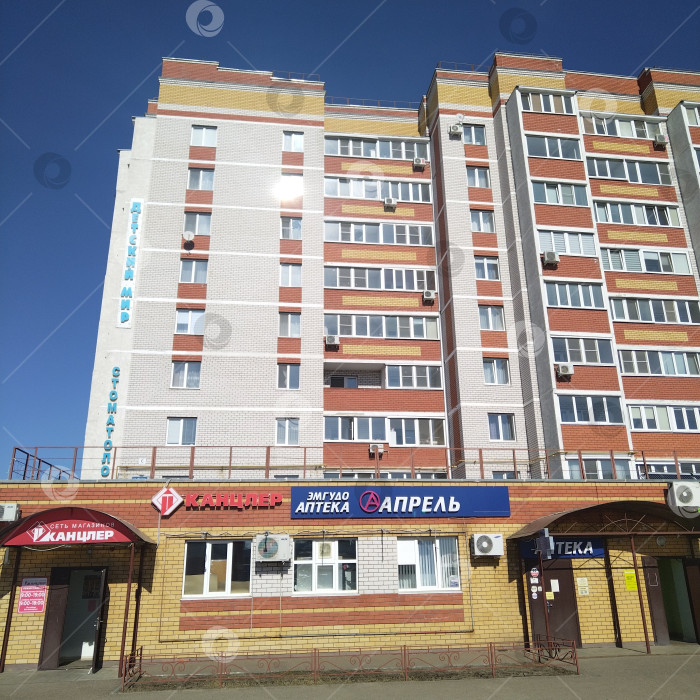 Скачать Девятиэтажный многоквартирный дом. фотосток Ozero