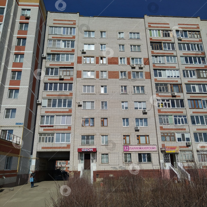 Скачать Девятиэтажный многоквартирный дом. фотосток Ozero