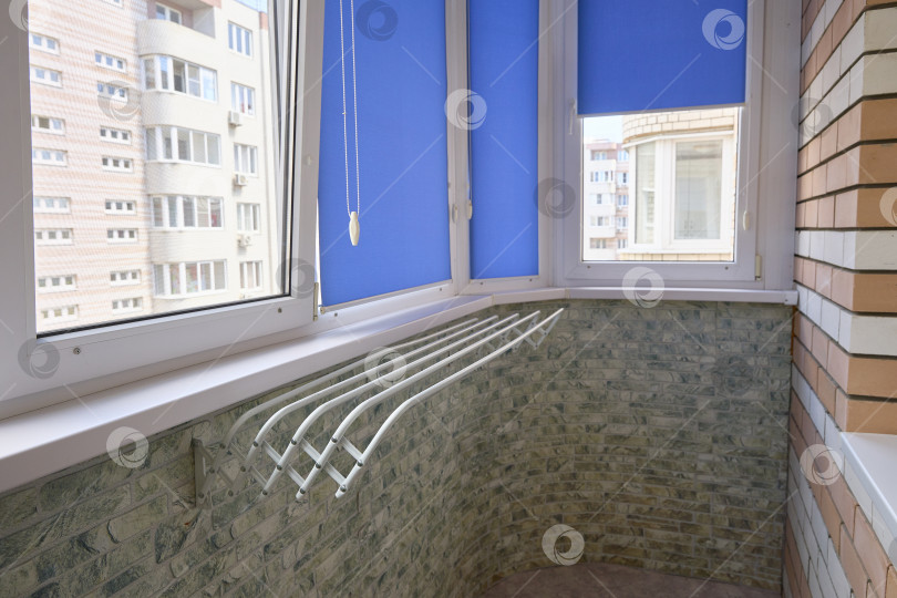 Скачать С балкона Открывается удобный Вид на Место для сушки Белья фотосток Ozero
