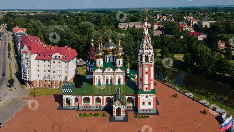 Скачать Гусев, Калининградская область, Россия 22 июня 2021 года Храм-мемориал всем Святым на площади Ариэля. фотосток Ozero