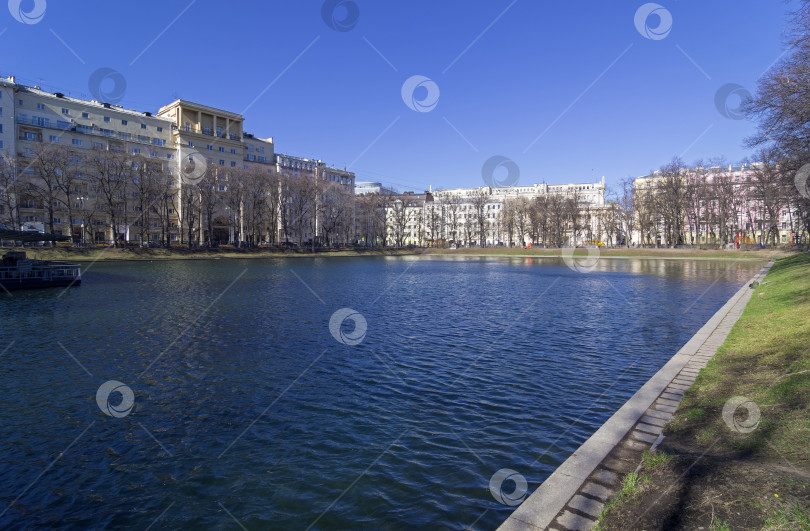 Скачать Патриаршие пруды. Москва, Россия. фотосток Ozero