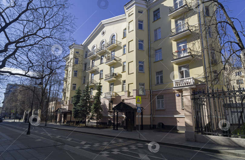 Скачать Старое жилое здание. Москва, Россия. фотосток Ozero