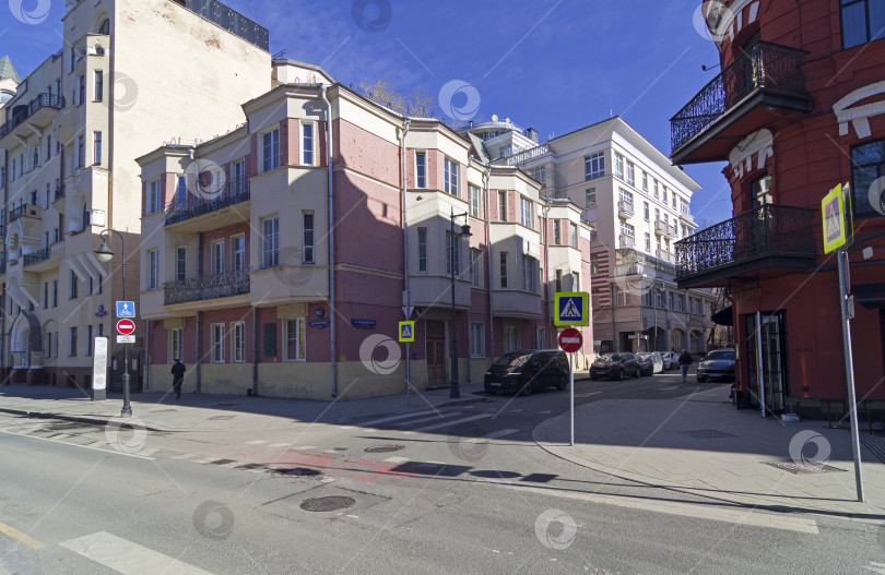 Скачать Старое жилое здание, Москва, Россия. фотосток Ozero