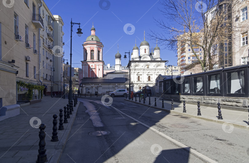 Скачать Православный собор в центре Москвы. фотосток Ozero