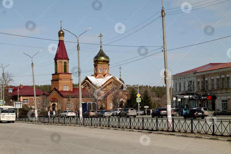 Скачать Церковь близ дороги фотосток Ozero
