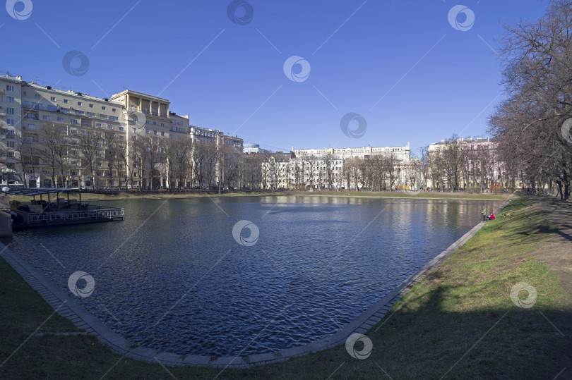 Скачать Патриаршие пруды. Москва, Россия. фотосток Ozero