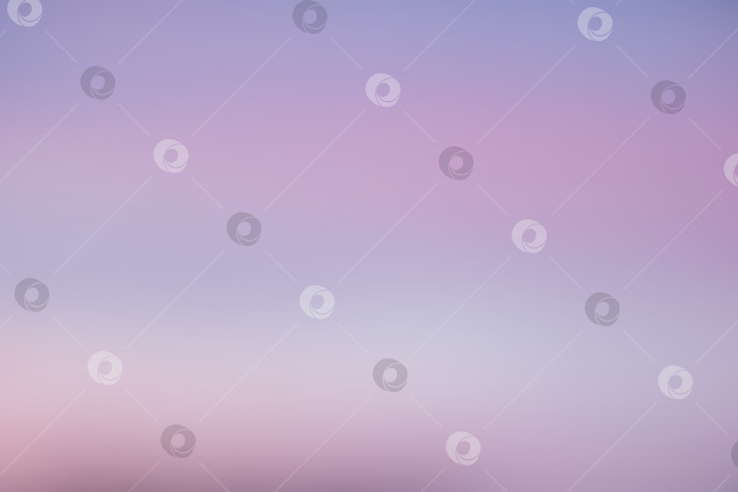 Скачать Фиолетовый и розовый градиент с размытым фоном неба фотосток Ozero