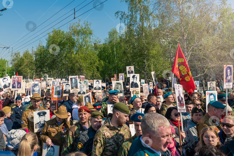 Скачать Шествие "Бессмертного полка". Организованная толпа людей фотосток Ozero