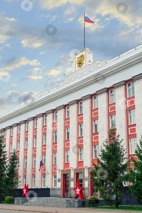 Скачать Здание правительства Алтайского края в городе Барнауле на площади "Советов". фотосток Ozero
