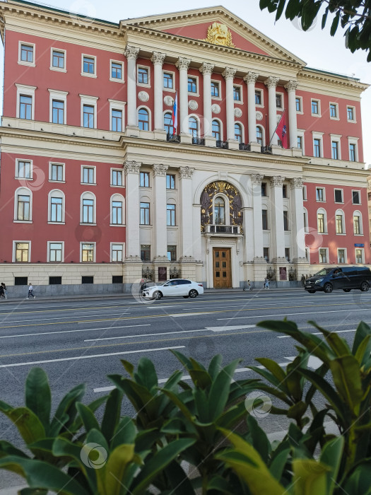 Скачать Отреставрированный дом правительства Москвы фотосток Ozero