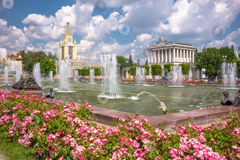 Скачать Москва. Лето на ВДНХ. фотосток Ozero
