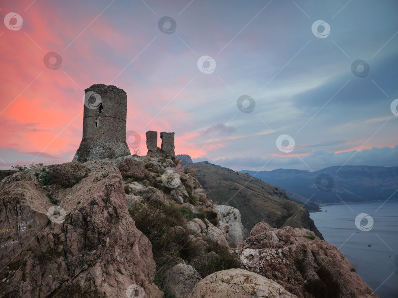 Скачать Генуэзская крепость Чембало. Балаклава фотосток Ozero