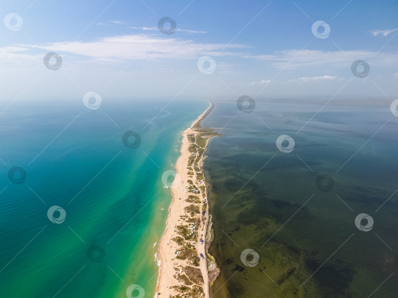 Скачать Вид сверху на Бугазскую косу в Краснодарском крае фотосток Ozero