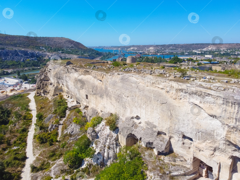 Скачать Горный хребет со снегом и льдом на вершинах фотосток Ozero