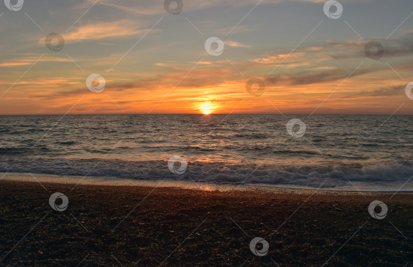 Скачать Закат на побережье Чёрного моря фотосток Ozero