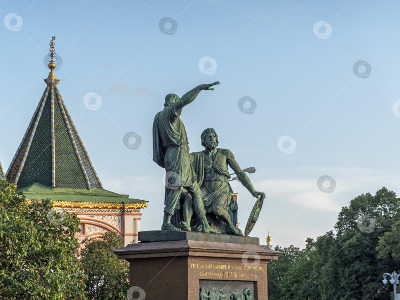 Скачать МОСКВА - 15 июня 2024 года: Памятник Дмитрию Пожарскому и Кузьме Минину в России.Москва фотосток Ozero
